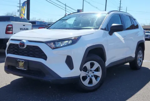 White 2020 Toyota RAV4 LE for sale in Cinnaminson, NJ
