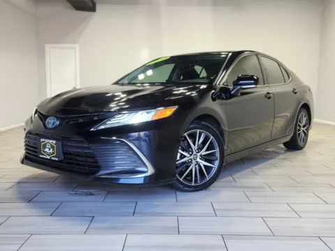 Black 2022 Toyota Camry Hybrid XLE for sale in Cinnaminson, NJ