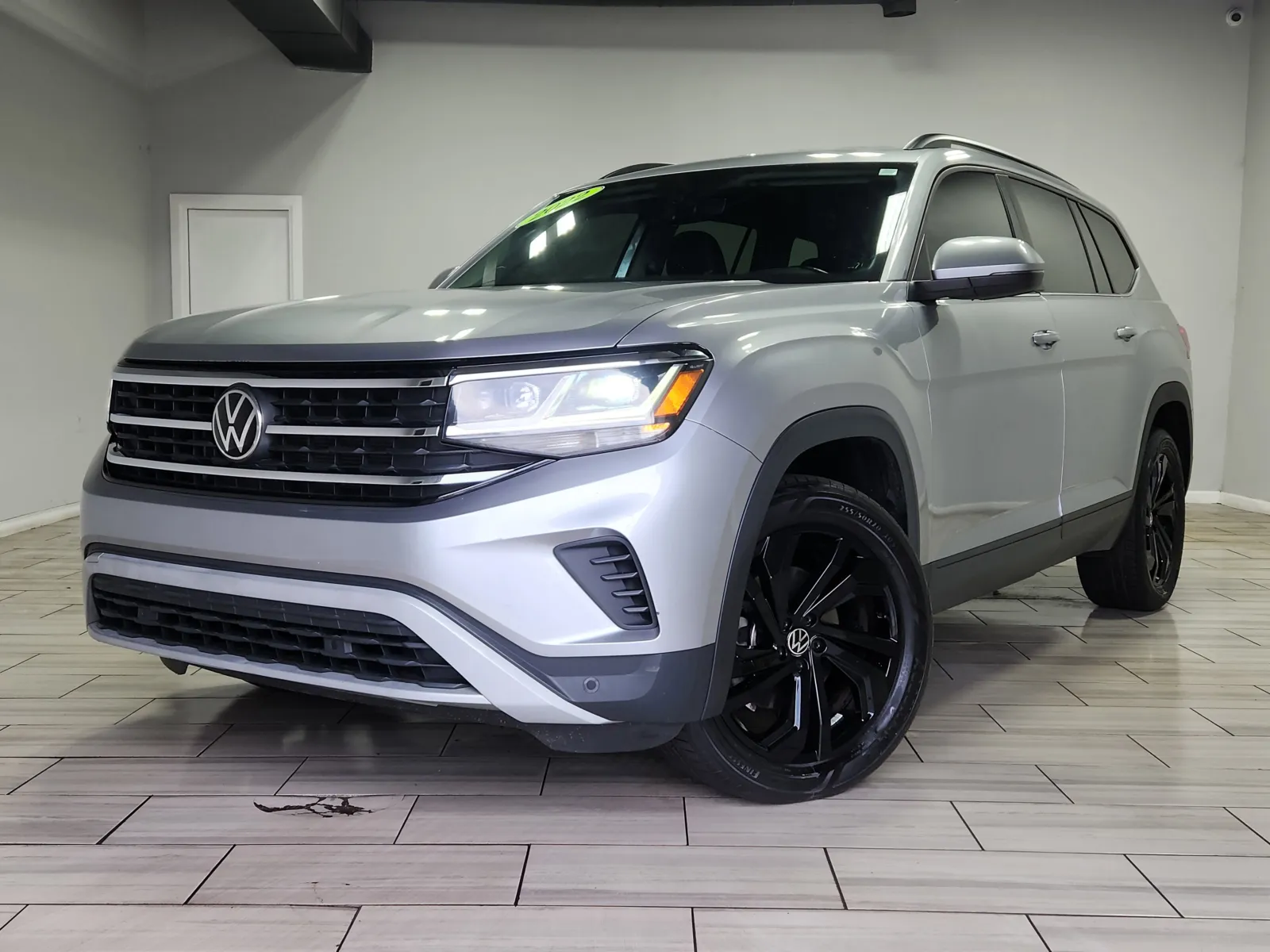 2022 Volkswagen Atlas 3.6L V6 SE w/Technology
