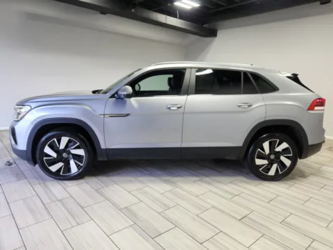 Photos of 2024 Volkswagen Atlas Cross Sport 2.0T SE w/Technology for sale in Cinnaminson, NJ at Majestic Automotive Group
