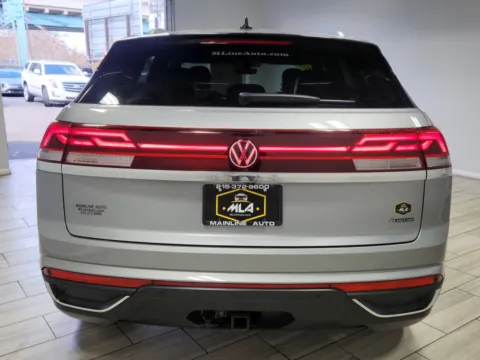 More photos of 2024 Volkswagen Atlas Cross Sport 2.0T SE w/Technology at Majestic Automotive Group, NJ