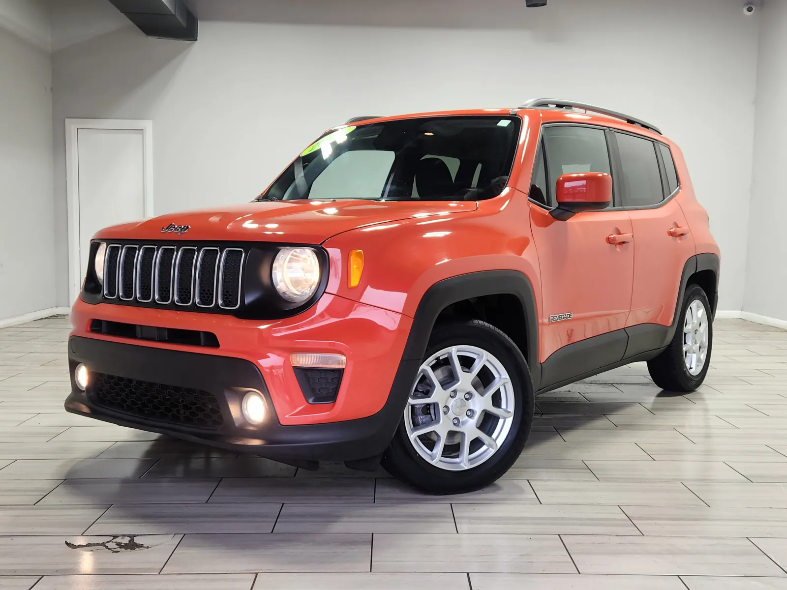 Orange 2020 Jeep Renegade Latitude for sale in Cinnaminson, NJ