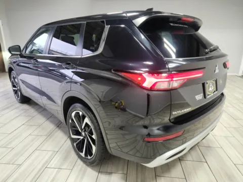 Another view of 2024 Mitsubishi Outlander SE Black Edition w/Pano Roof for sale in Cinnaminson, NJ at Majestic Automotive Group