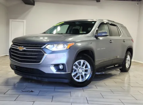 Gray 2021 Chevrolet Traverse LT Cloth for sale in Cinnaminson, NJ