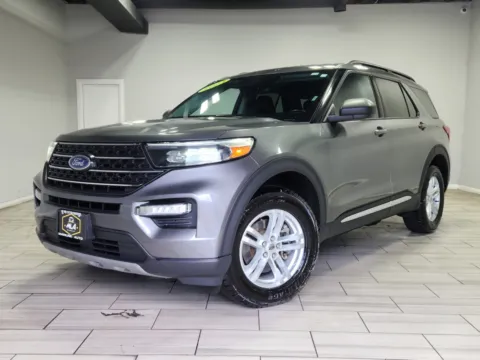 Gray 2023 Ford Explorer XLT for sale in Cinnaminson, NJ