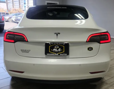 More photos of 2020 Tesla Model 3 Standard Range Plus at Majestic Automotive Group, NJ