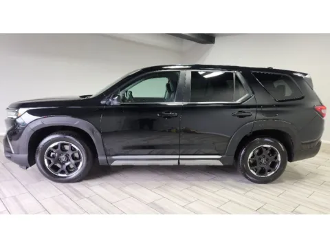 Photos of 2025 Honda Pilot EX-L for sale in Cinnaminson, NJ at Majestic Automotive Group