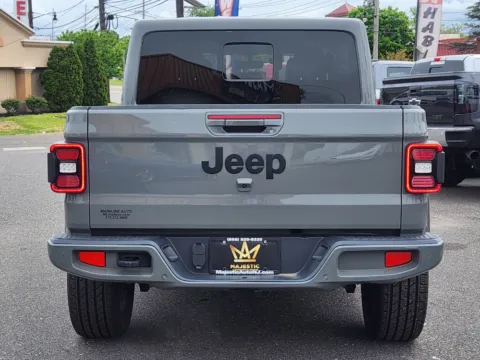 More photos of 2023 Jeep Gladiator High Altitude at Majestic Automotive Group, NJ