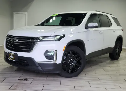 White 2023 Chevrolet Traverse LT Cloth for sale in Cinnaminson, NJ