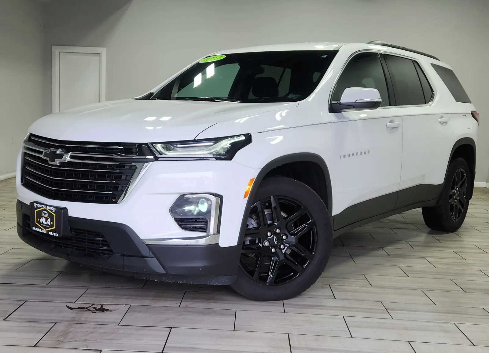 White 2023 Chevrolet Traverse LT Cloth for sale in Cinnaminson, NJ