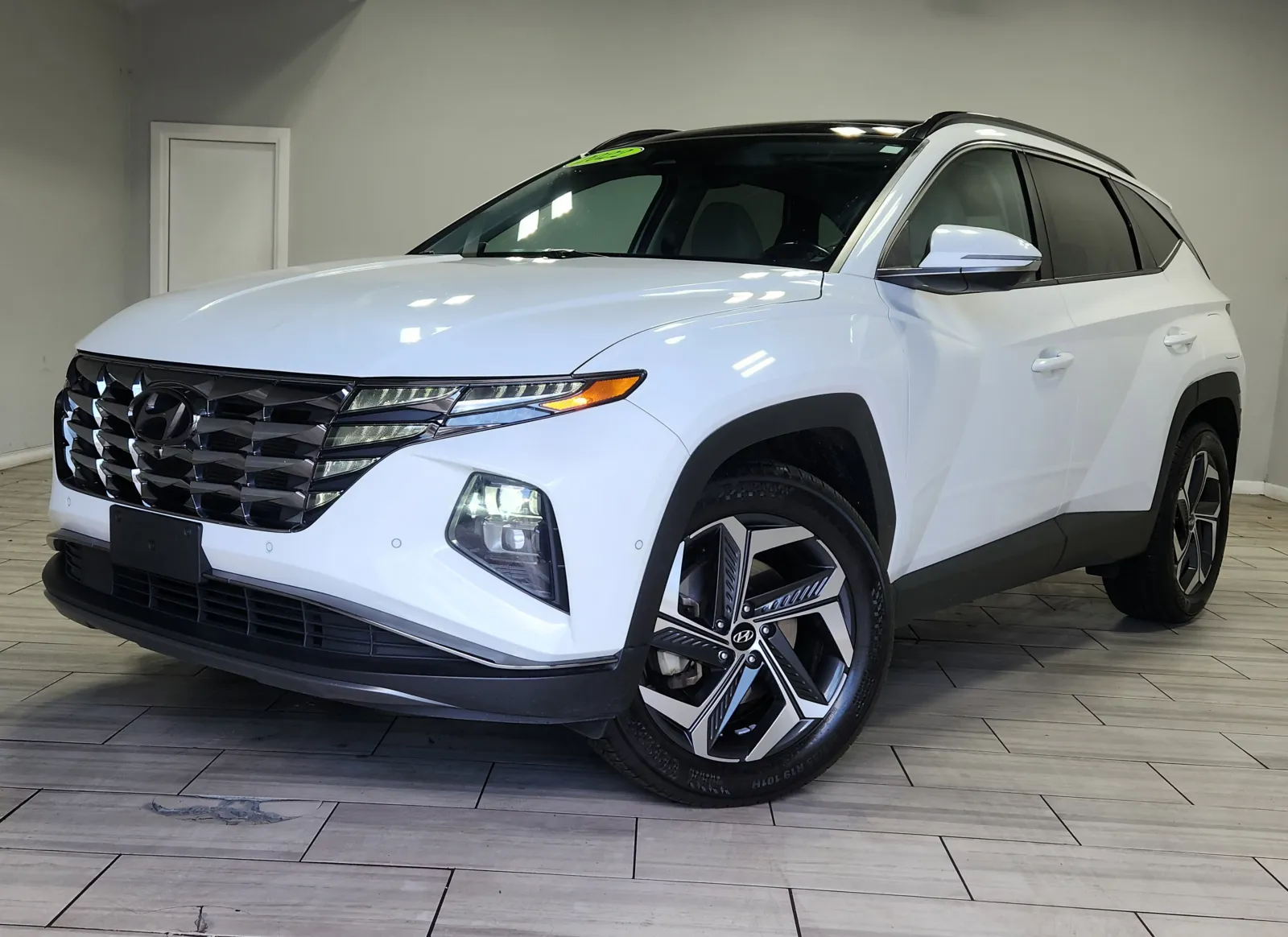 White 2023 Hyundai Tucson Limited for sale in Cinnaminson, NJ