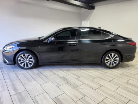 Photos of 2019 Lexus ES 350 for sale in Cinnaminson, NJ at Majestic Automotive Group