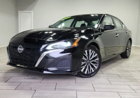 Black 2024 Nissan Altima 2.5 SV for sale in Cinnaminson, NJ