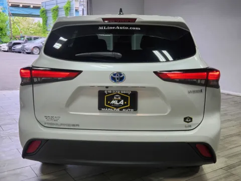 More photos of 2023 Toyota Highlander Hybrid LE at Majestic Automotive Group, NJ