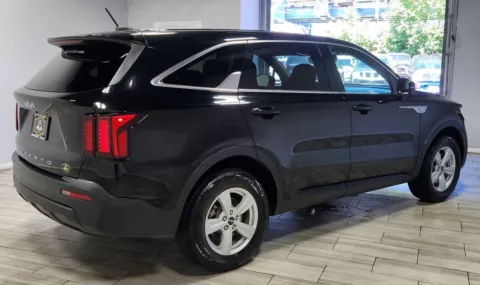 More photos of 2022 Kia Sorento LX at Majestic Automotive Group, NJ
