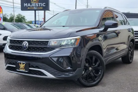 Black 2023 Volkswagen Taos SE for sale in Cinnaminson, NJ