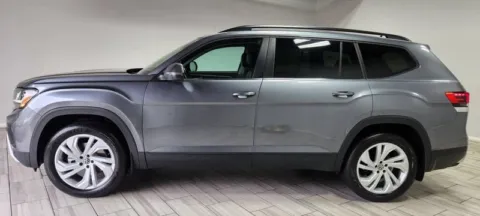 Photos of 2021 Volkswagen Atlas 2.0T SE w/Technology for sale in Cinnaminson, NJ at Majestic Automotive Group