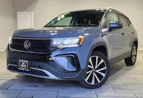 Gray 2023 Volkswagen Taos SE for sale in Cinnaminson, NJ