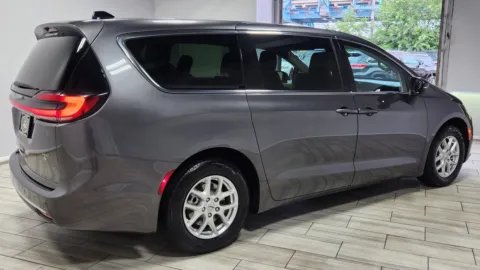 More photos of 2023 Chrysler Pacifica Touring L at Majestic Automotive Group, NJ