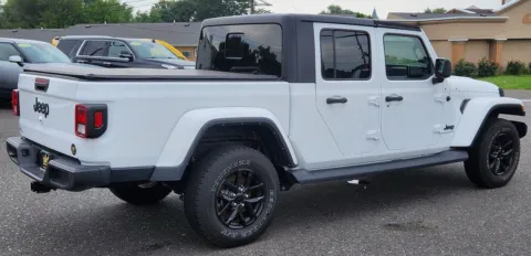 More photos of 2022 Jeep Gladiator Altitude 4x4 at Majestic Automotive Group, NJ
