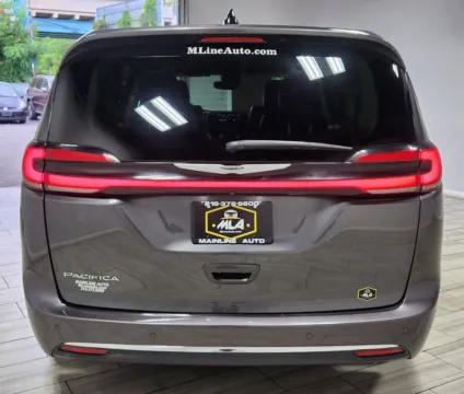 More photos of 2023 Chrysler Pacifica Touring L at Majestic Automotive Group, NJ