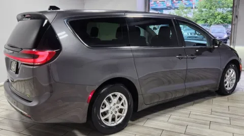 More photos of 2023 Chrysler Pacifica Touring L at Majestic Automotive Group, NJ
