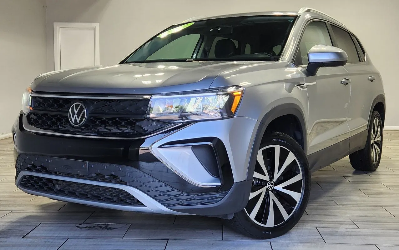 Silver 2022 Volkswagen Taos 1.5T SE for sale in Cinnaminson, NJ