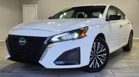 White 2025 Nissan Altima SV AWD for sale in Cinnaminson, NJ