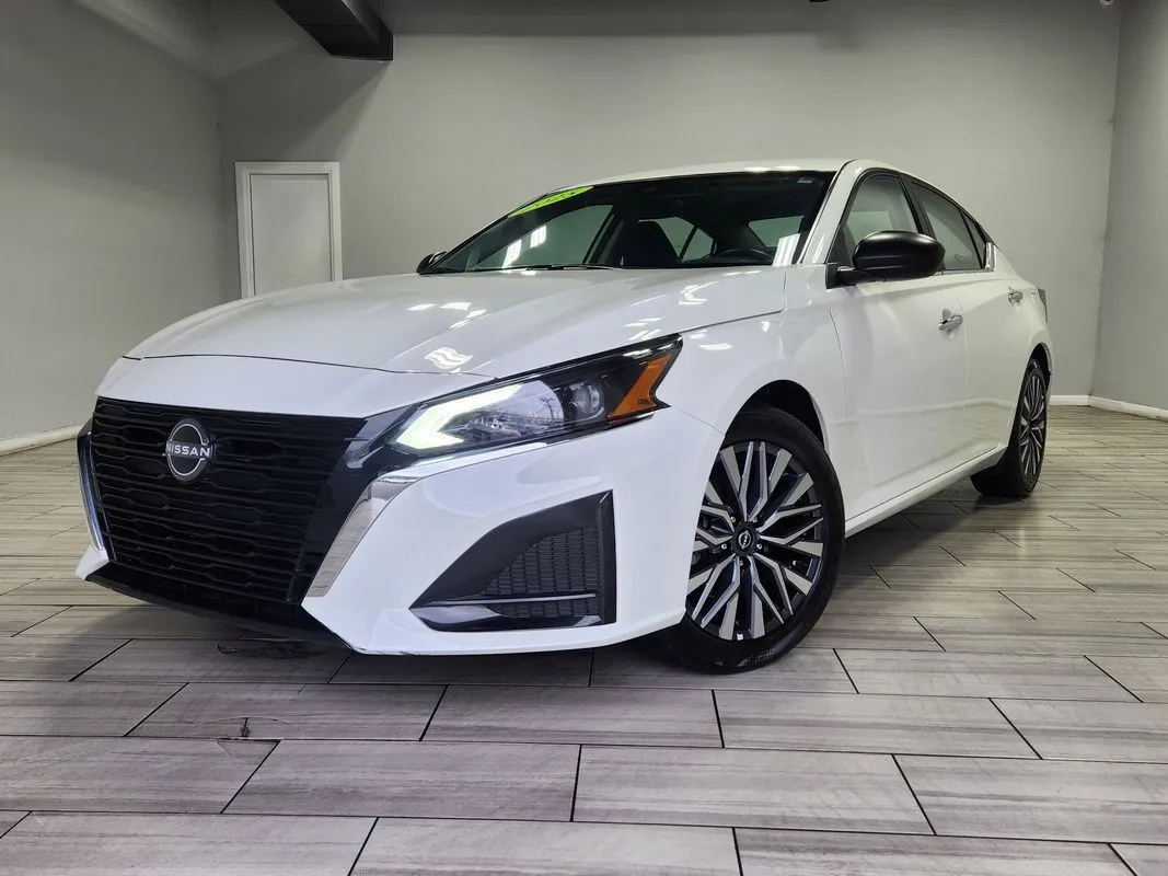 2025 Nissan Altima SV FWD