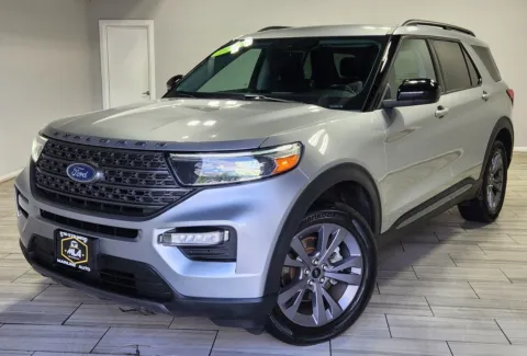 Gray 2022 Ford Explorer XLT for sale in Cinnaminson, NJ