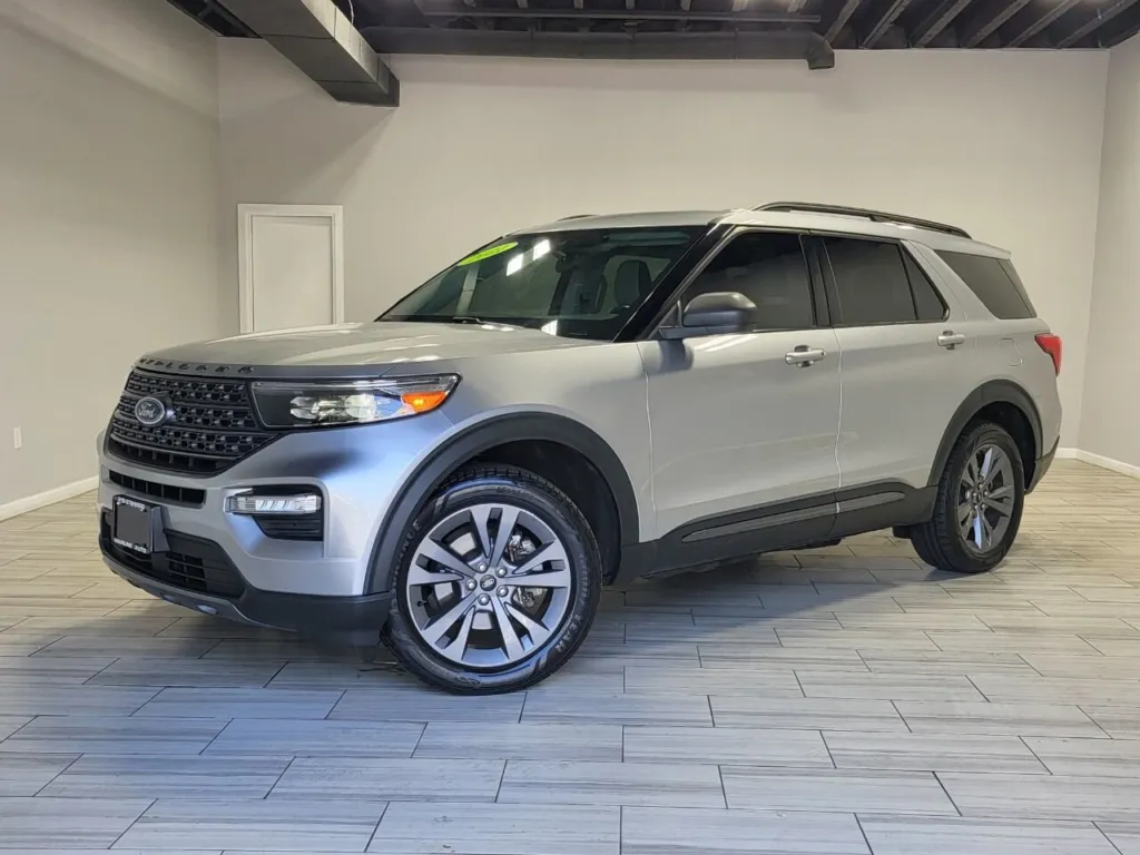 Used 2021 Ford Explorer XLT for sale in Cinnaminson, NJ at