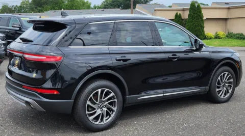 More photos of 2022 Lincoln Corsair Standard at Majestic Automotive Group, NJ