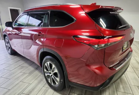 Another view of 2020 Toyota Highlander XLE for sale in Cinnaminson, NJ at Majestic Automotive Group