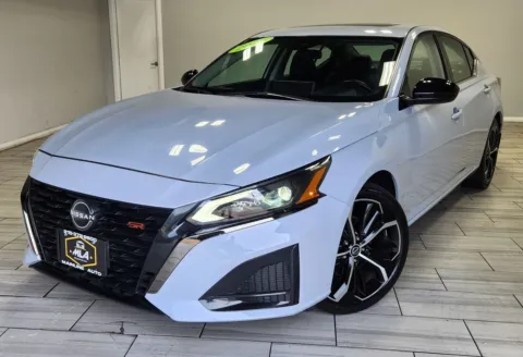 Gray 2023 Nissan Altima SR FWD for sale in Cinnaminson, NJ