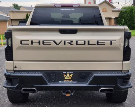 More photos of 2023 Chevrolet Silverado 1500 4WD Crew Cab Short Bed LT Trail Boss at Majestic Automotive Group, NJ