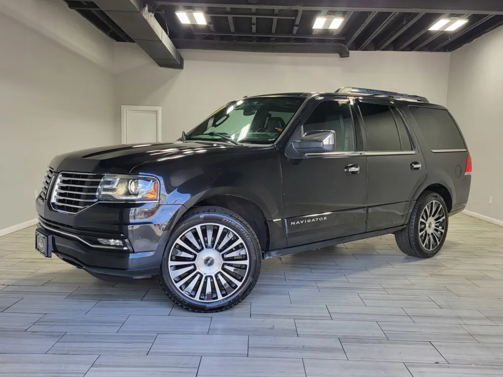 Used 2015 Lincoln Navigator for sale in Cinnaminson, NJ at