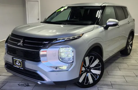 Silver 2025 Mitsubishi Outlander SE 2.5 S-AWC for sale in Cinnaminson, NJ