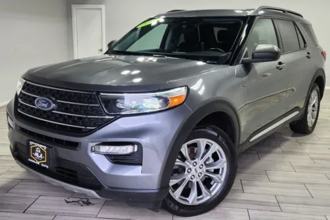 Gray 2023 Ford Explorer XLT for sale in Cinnaminson, NJ