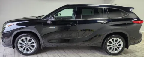 Photos of 2021 Toyota Highlander Limited for sale in Cinnaminson, NJ at Majestic Automotive Group