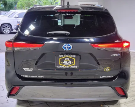 More photos of 2021 Toyota Highlander Limited at Majestic Automotive Group, NJ