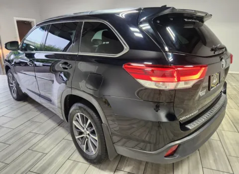 Another view of 2018 Toyota Highlander XLE for sale in Cinnaminson, NJ at Majestic Automotive Group