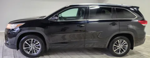 Photos of 2018 Toyota Highlander XLE for sale in Cinnaminson, NJ at Majestic Automotive Group