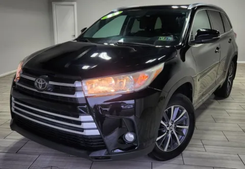 Black 2018 Toyota Highlander XLE for sale in Cinnaminson, NJ