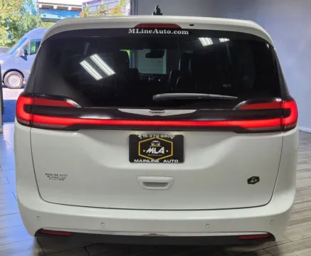More photos of 2023 Chrysler Pacifica Touring L at Majestic Automotive Group, NJ