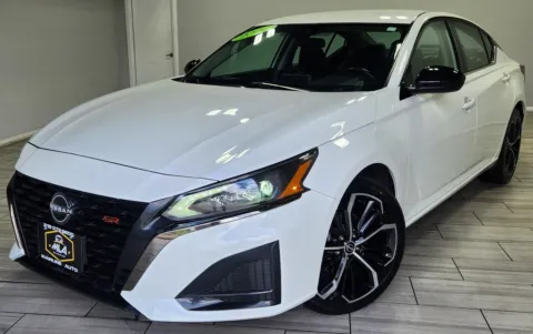 White 2024 Nissan Altima SR FWD for sale in Cinnaminson, NJ