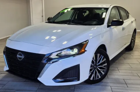 White 2025 Nissan Altima SV AWD for sale in Cinnaminson, NJ