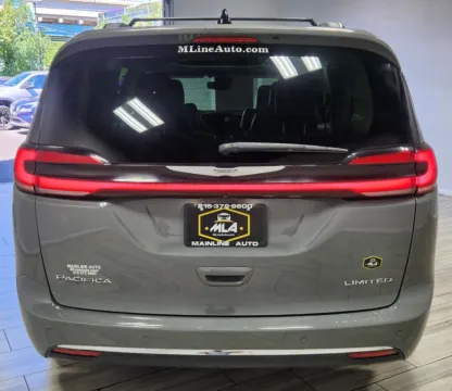 More photos of 2023 Chrysler Pacifica Limited at Majestic Automotive Group, NJ