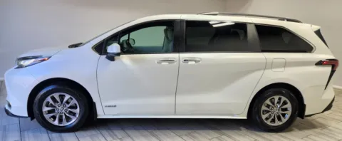 Photos of 2021 Toyota Sienna XLE for sale in Cinnaminson, NJ at Majestic Automotive Group