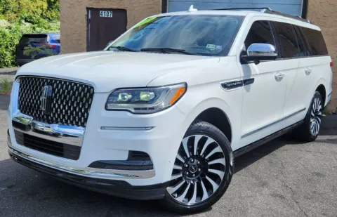 White 2022 Lincoln Navigator Black Label L for sale in Cinnaminson, NJ