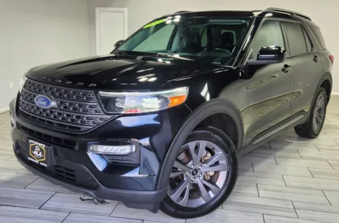 Black 2023 Ford Explorer XLT for sale in Cinnaminson, NJ